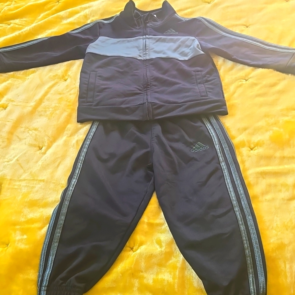Adidas jogger set